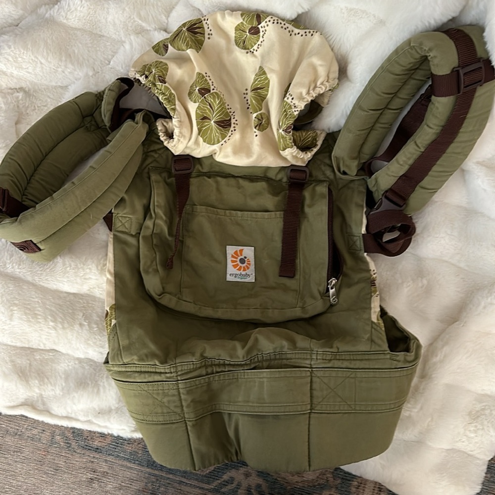 Ergo with infant insert